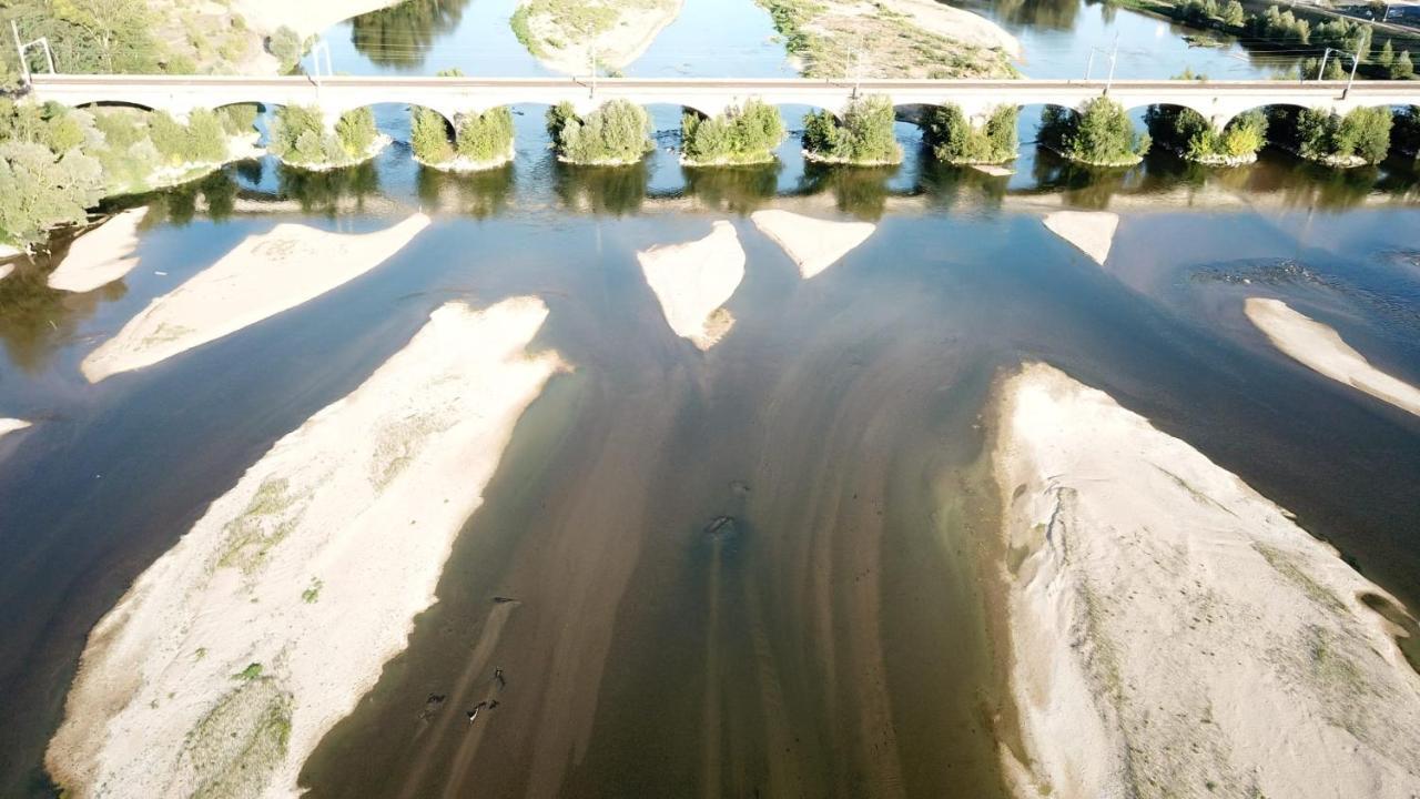 モンルイ・シュル・ロワールSur Les Bords De Loireアパートメント エクステリア 写真